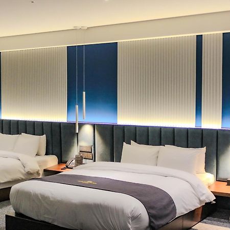 Interburgo Hotel Уонджу Екстериор снимка