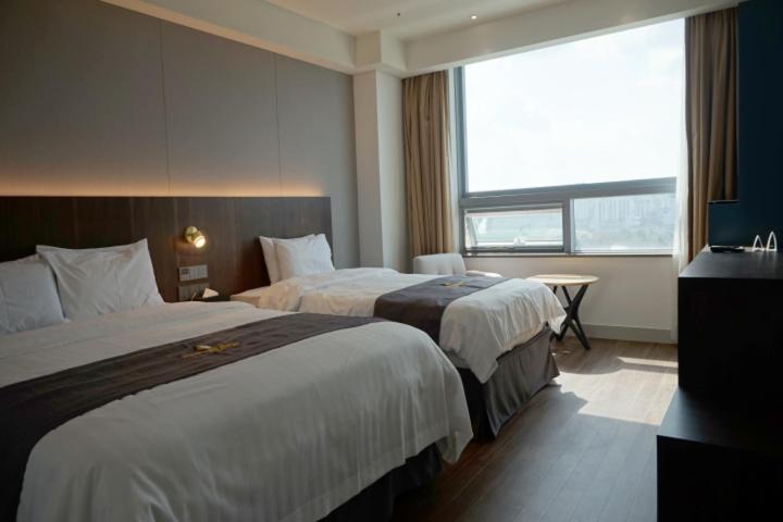 Interburgo Hotel Уонджу Екстериор снимка