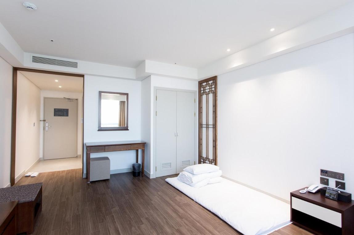 Interburgo Hotel Уонджу Екстериор снимка