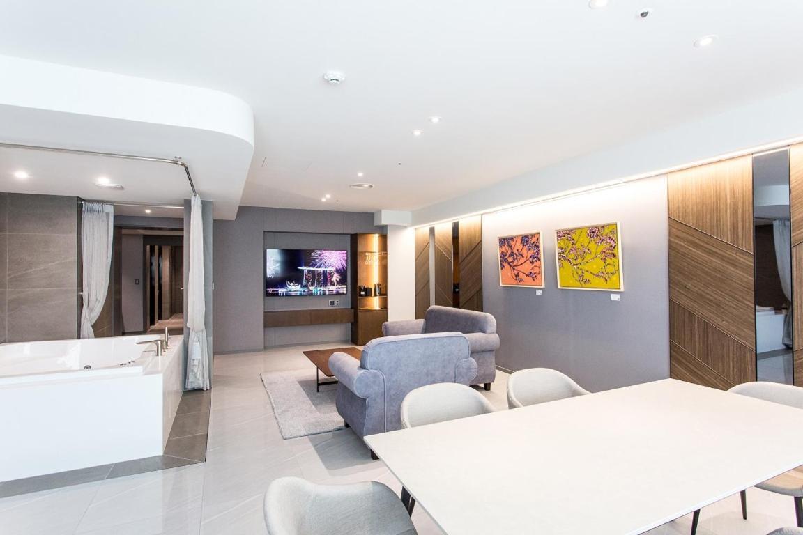 Interburgo Hotel Уонджу Екстериор снимка
